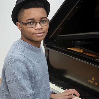 Jaylon Jones, Piano